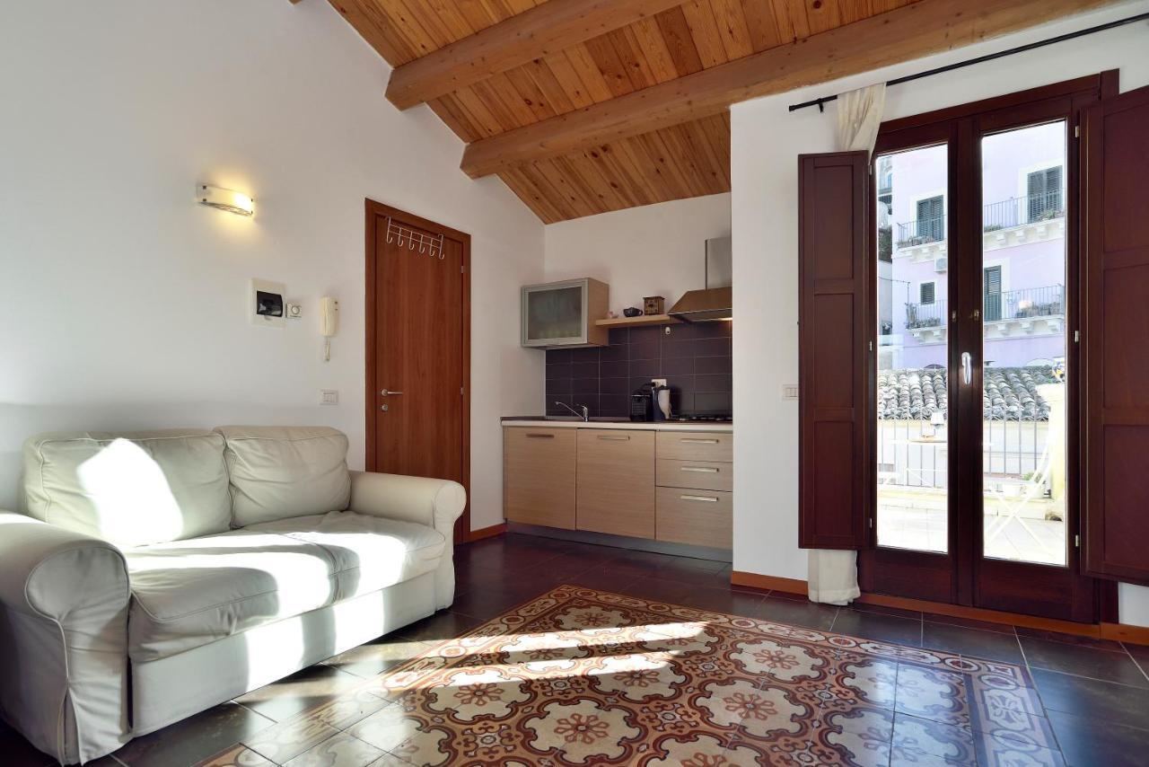 Le Luci Su Ibla - Ospitalita Con Vista Bed and Breakfast Ragusa Buitenkant foto