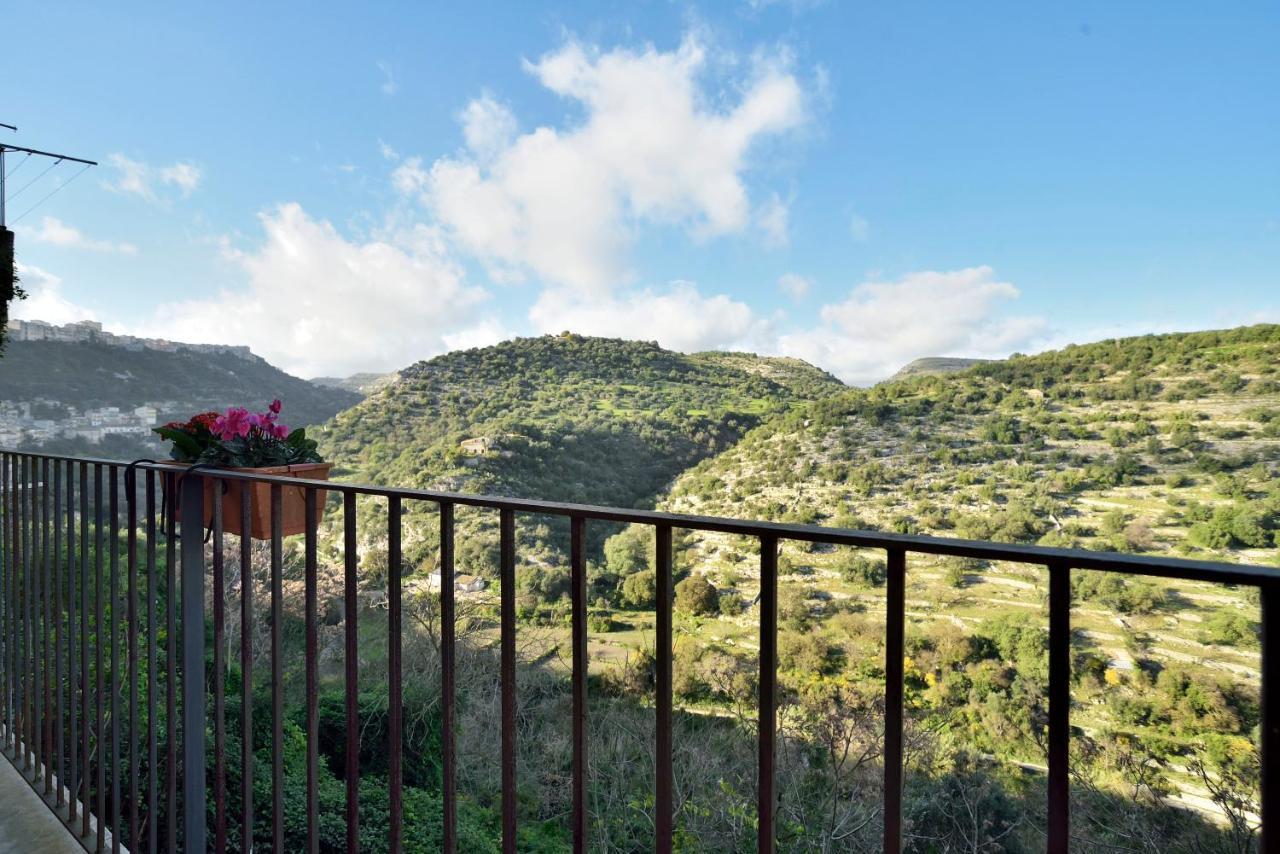 Le Luci Su Ibla - Ospitalita Con Vista Bed and Breakfast Ragusa Buitenkant foto